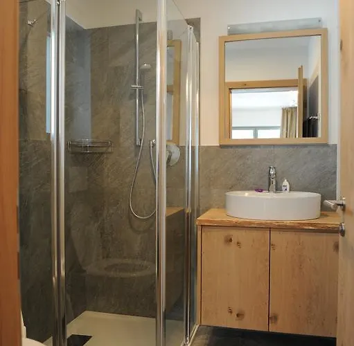 贝尔马尔德斯公寓 公寓 *